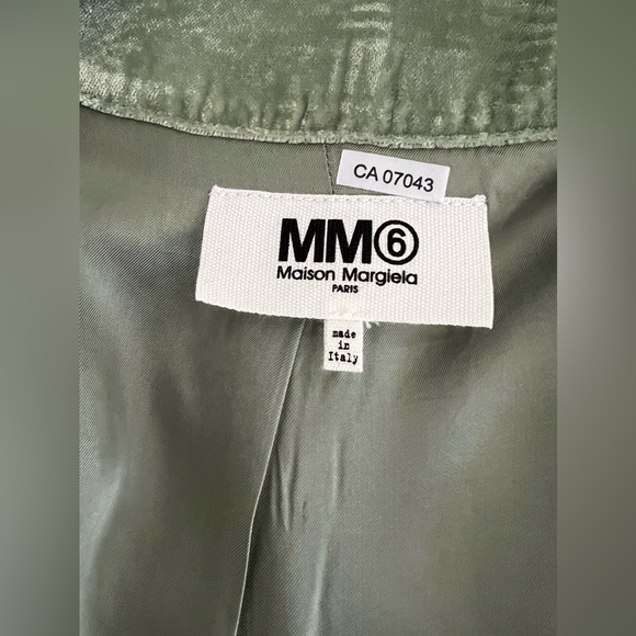 The MM6 MAISON MARGIELA Velvet Long House Coat - Picture 13 of 15